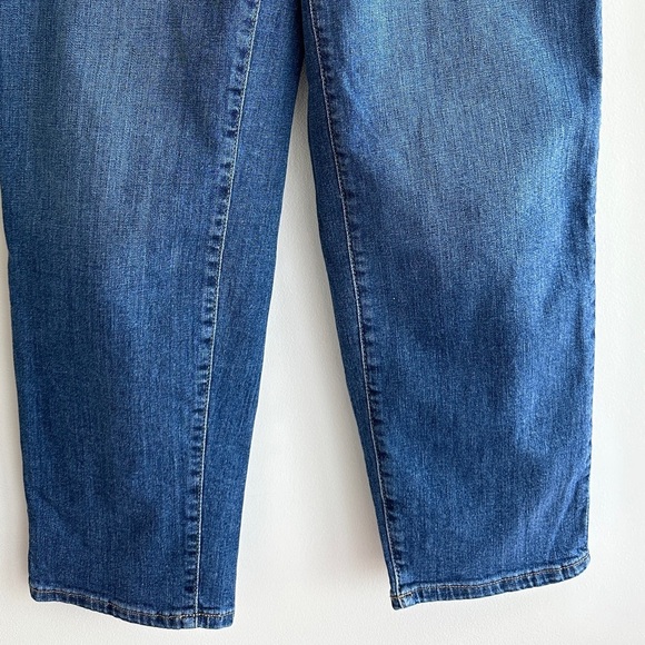 Banana Republic High-Rise Medium Wash Straight Jeans, Size 6/28 - Picture 5 of 16